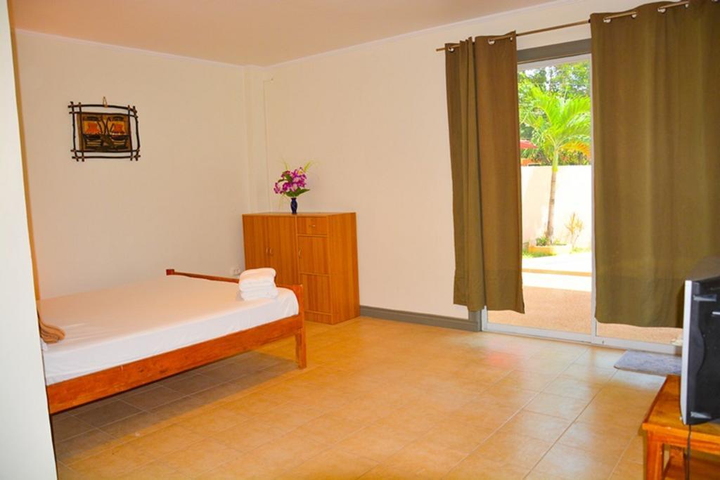 Alona Studios Apartment Hotel Panglao Exterior foto